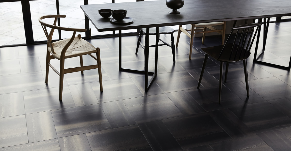 1200 x 625 AMTICO SIGNATURE DINING AR0ACH22-Chroma-Black-AR0D1500-Block-Weave-February-16-CMYK